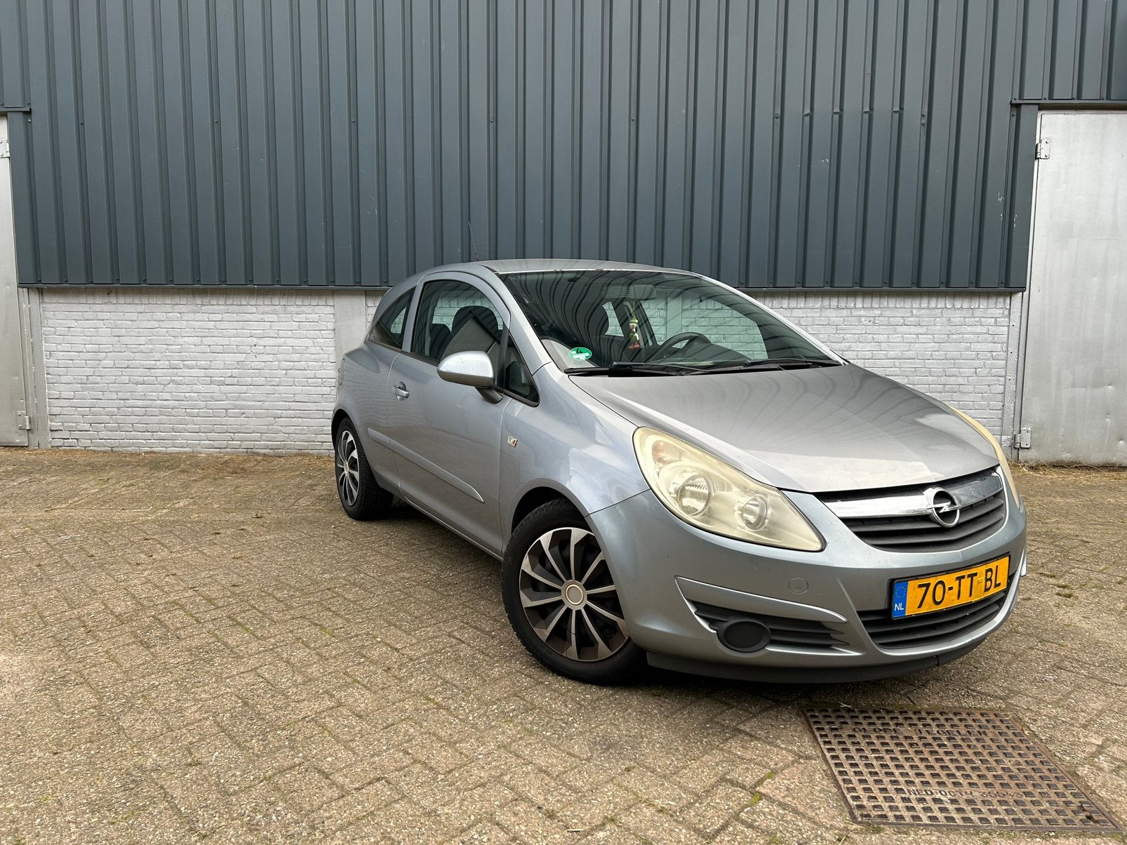 Opel Corsa 1.2 16V 3D WR 2007 Grijs, Auto's, Voorwielaandrijving, 450 kg, 40 €/maand, 4 cilinders