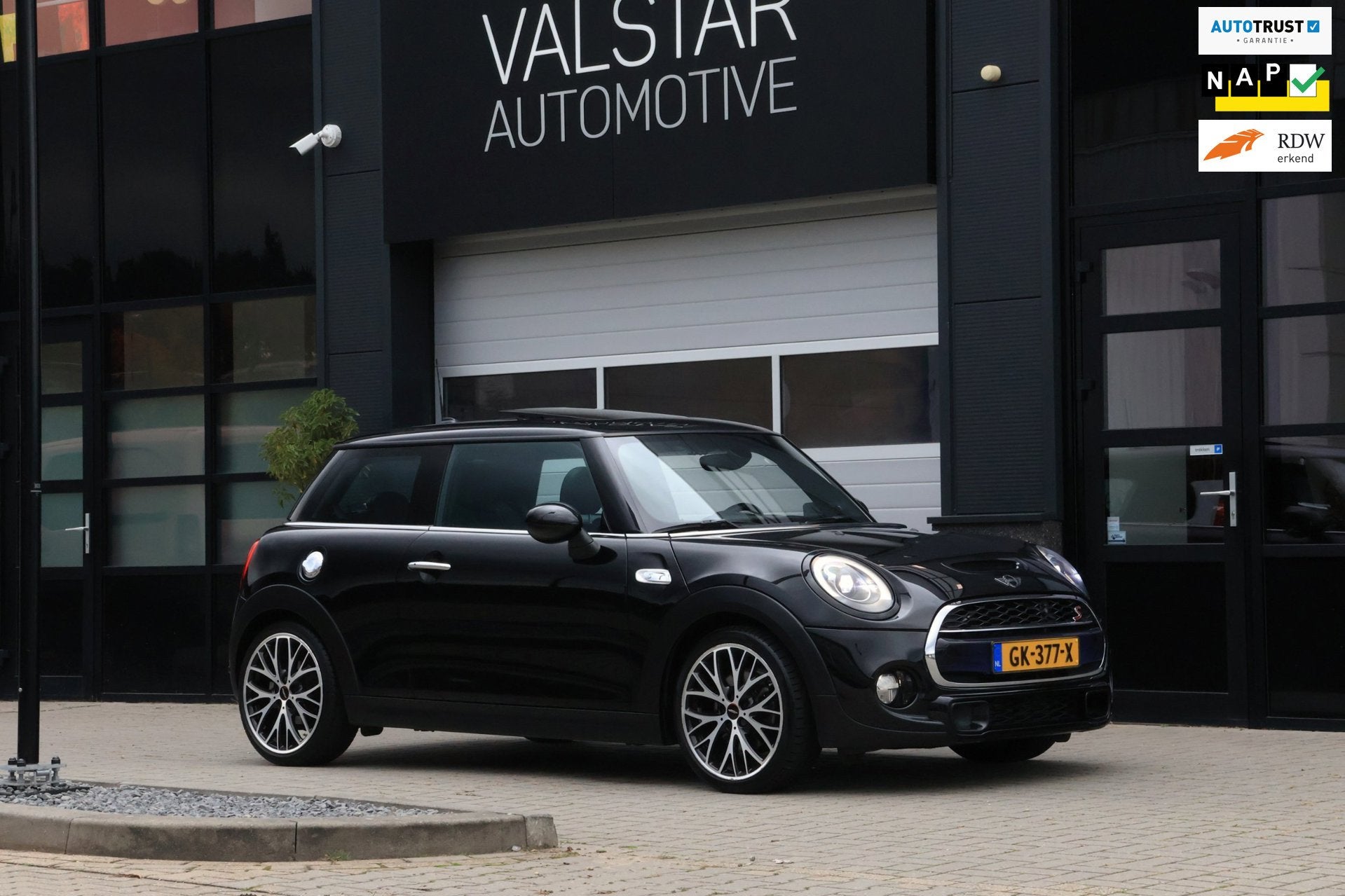 Mini 2.0 Cooper S | JCW PRO EXHAUST | H&K | SUPER LEUK!, Voorwielaandrijving, 1998 cc, Gebruikt, Euro 6