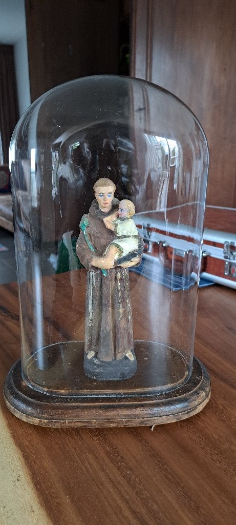 Heilige Antonius van Padua beeld onder glazen stolp, Ophalen