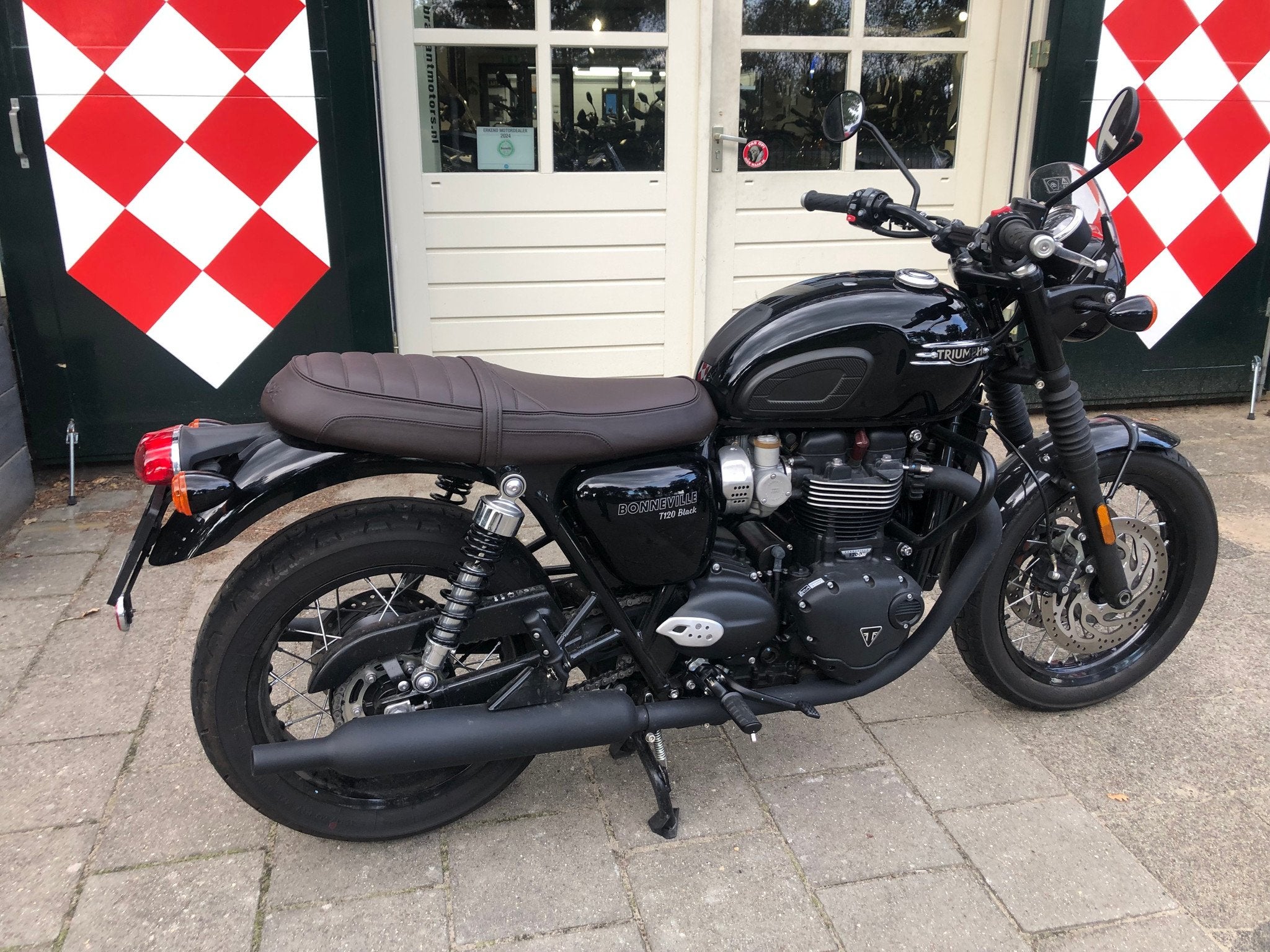 Triumph BONNEVILLE T120 BLACK ABS (bj 2021), Triumph Motorcycles Ltd., Bedrijf, After.sales@triumph.co.uk, 1200 cc
