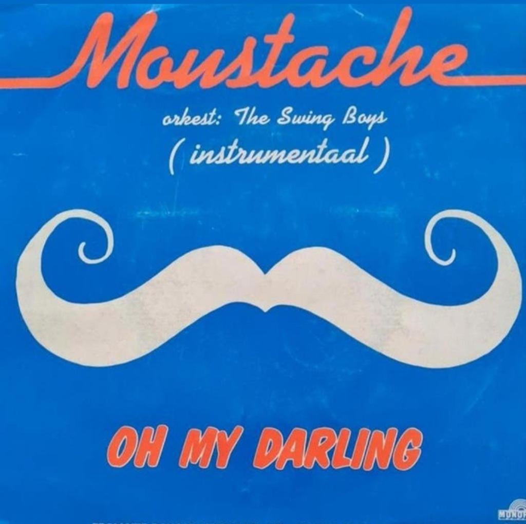 MOUSTACHE - 5 SINGLES !, Ophalen of Verzenden, Gebruikt