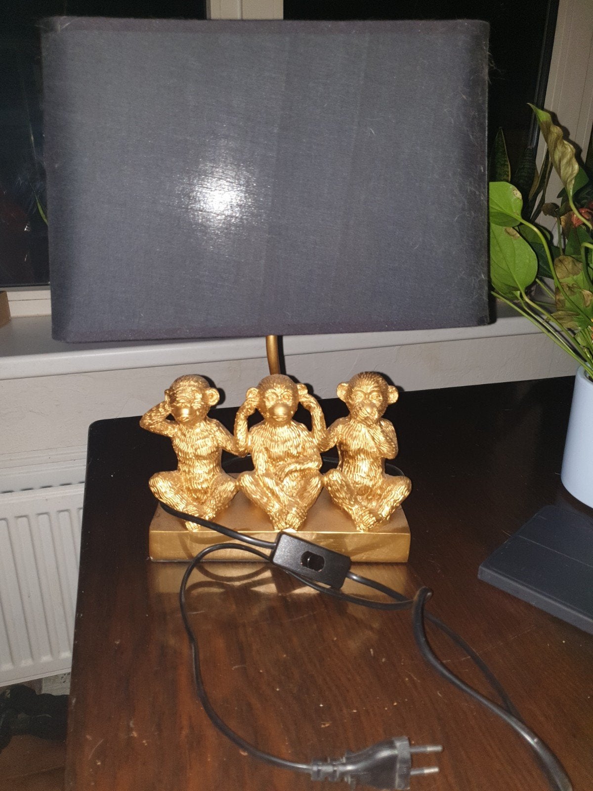 Lamp zwarte kap horen zien en zwijgen aapjes, Ophalen