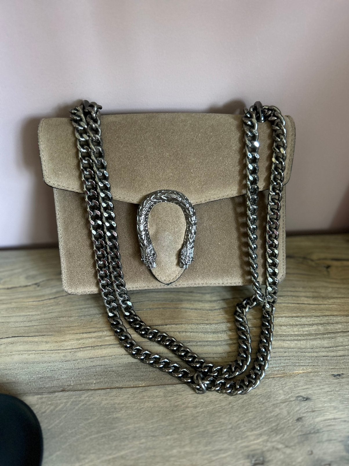 Handtas suede in mooie herfsttint, Sieraden, Tassen en Uiterlijk, Ophalen of Verzenden, Zo goed als nieuw, Handtas