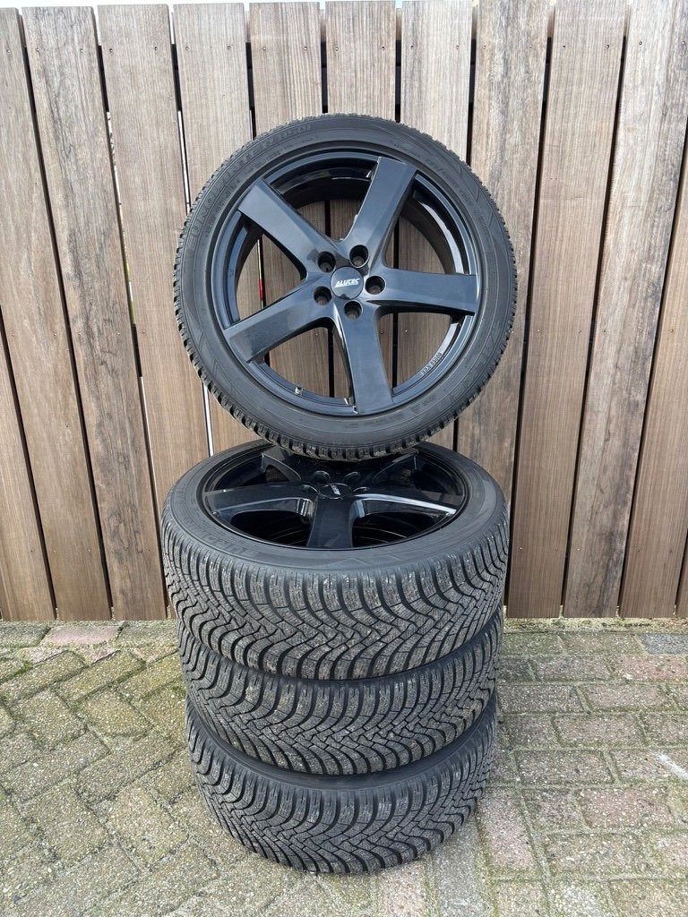 19 Inch Winterset Toyota C-HR 225/45/19 Falken EuroWinter, Auto-onderdelen, Gebruikt, Banden en Velgen, Winterbanden, Personenwagen