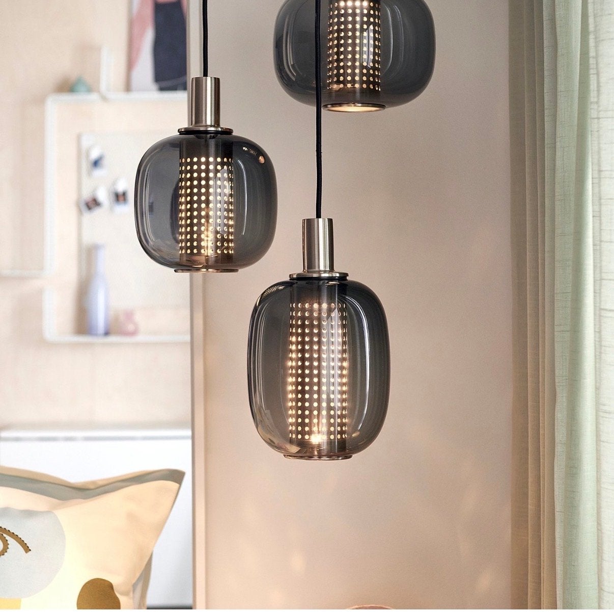 IKEA HÖGVIND Plafondlamp 3 lampen, vernikkeld/grijs glas, Ophalen, Zo goed als nieuw, Glas, E14 (klein)