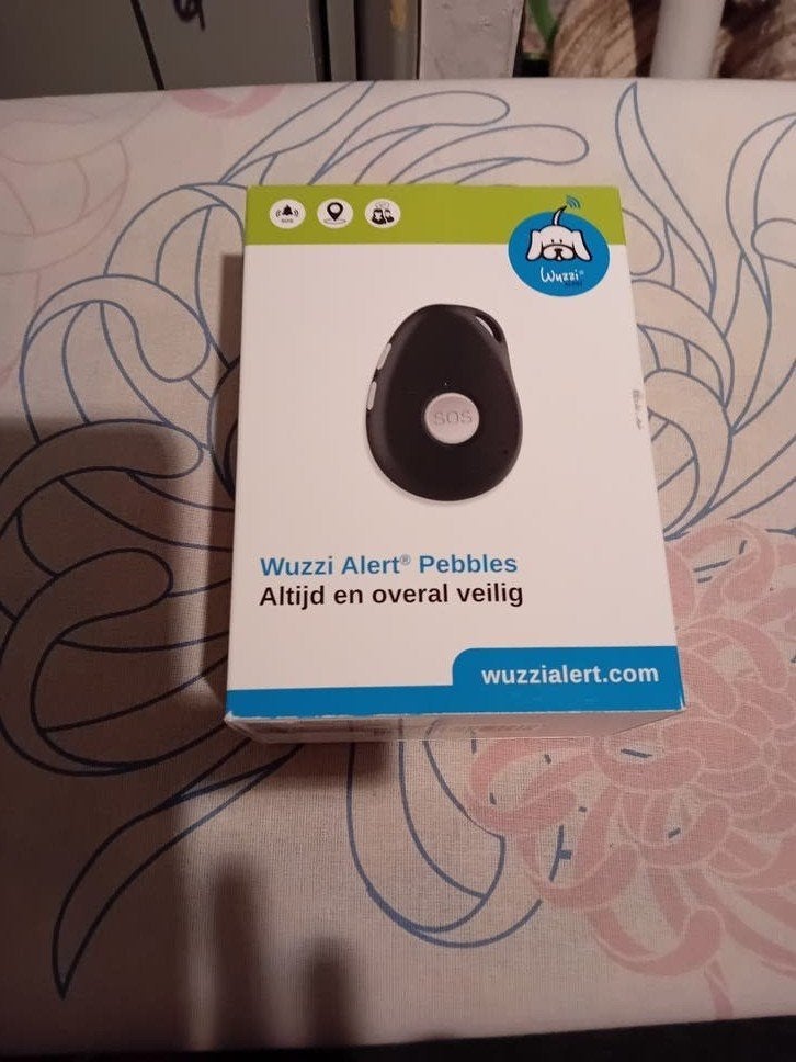 Wuzzi Alert Pebbles - Persoonlijk Alarm met GPS Tracker, Ophalen of Verzenden, Zo goed als nieuw, Telefoonhanger of Accessoire