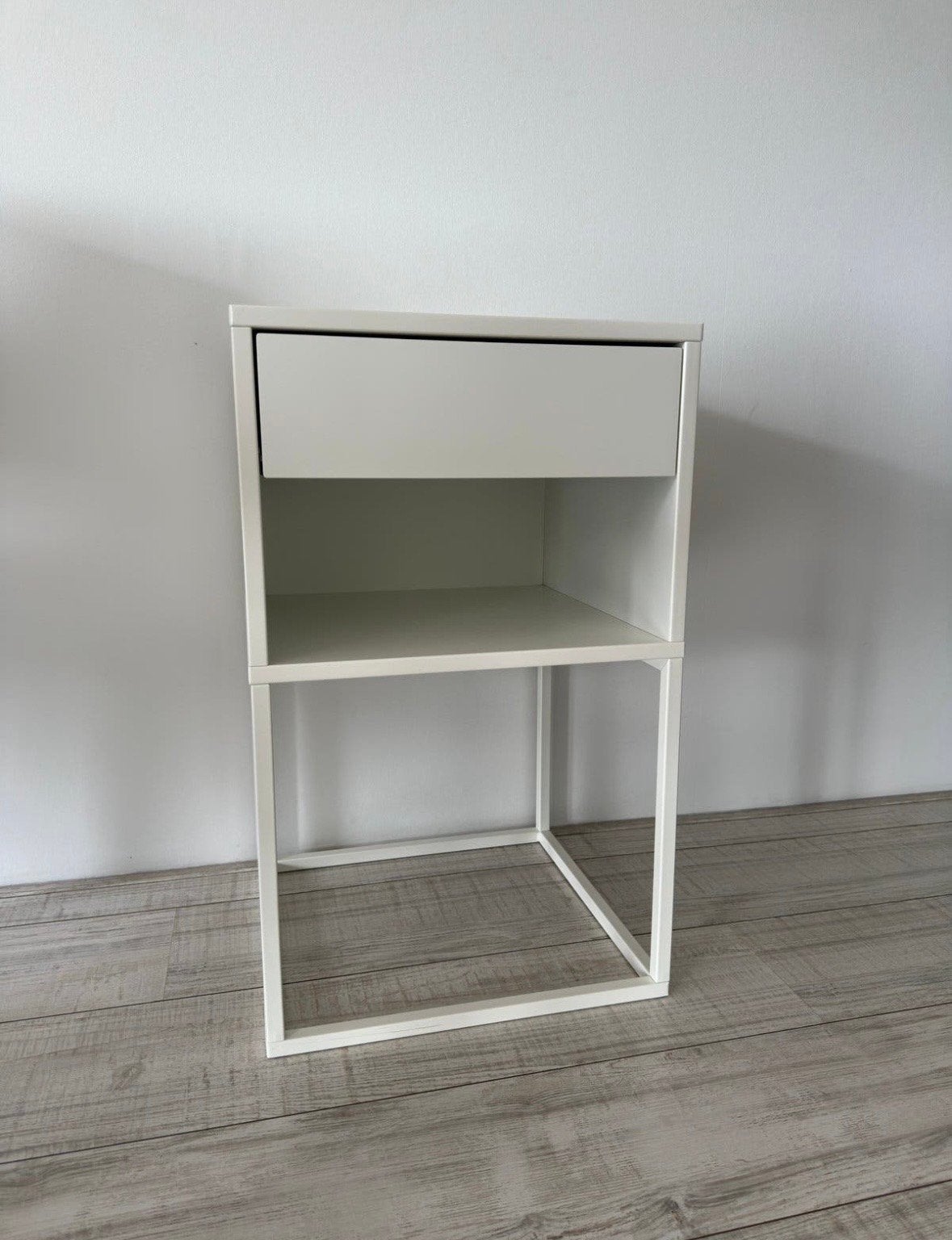 Ikea Vikhammer nachtkastje wit - 40x39, Ophalen, Gebruikt, Minder dan 45 cm