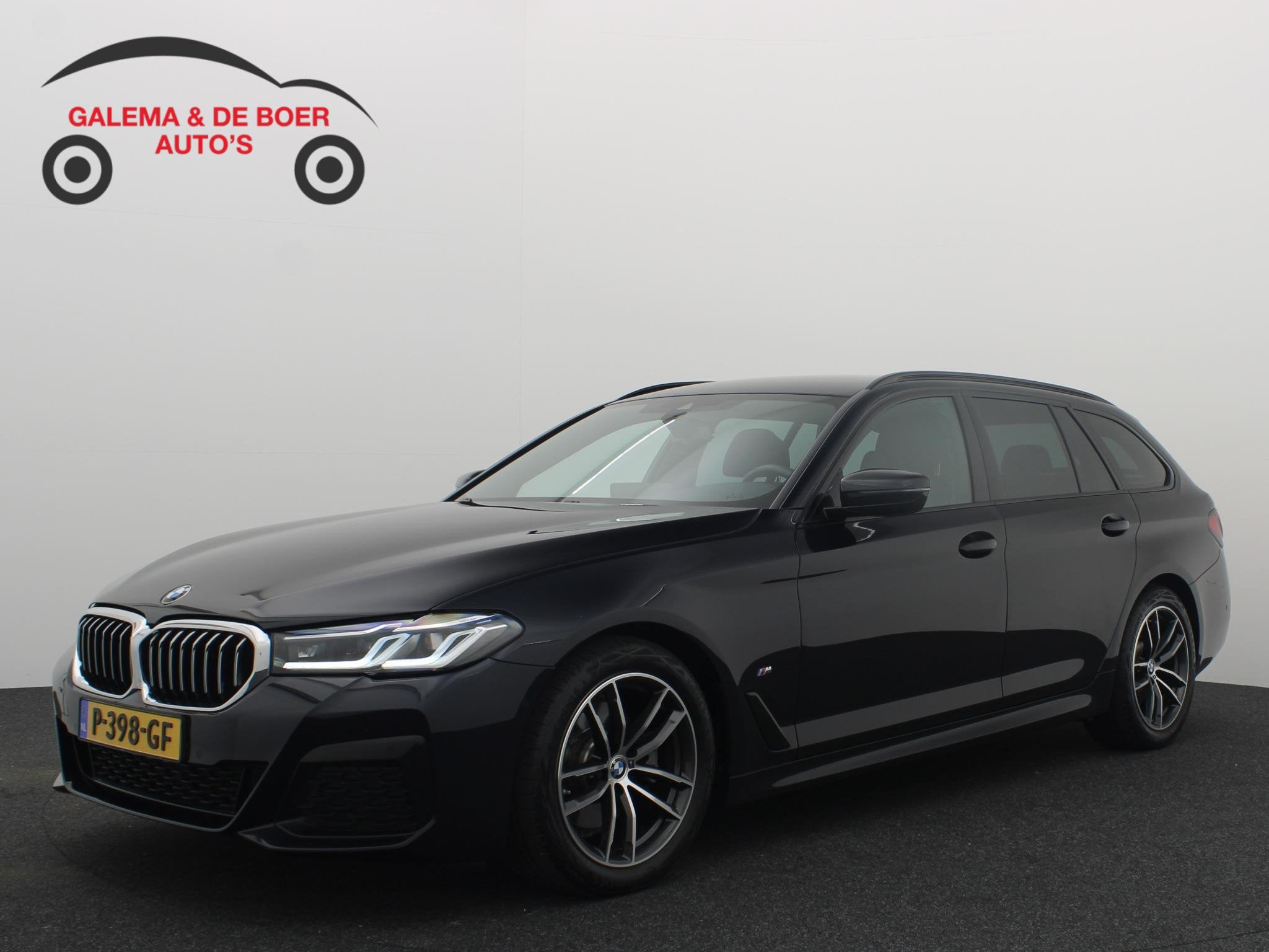 BMW 5-serie Touring 520i Business Edition Plus LCI / M-SPORT, Auto's, Automaat, Gebruikt, 4 cilinders, 2000 kg