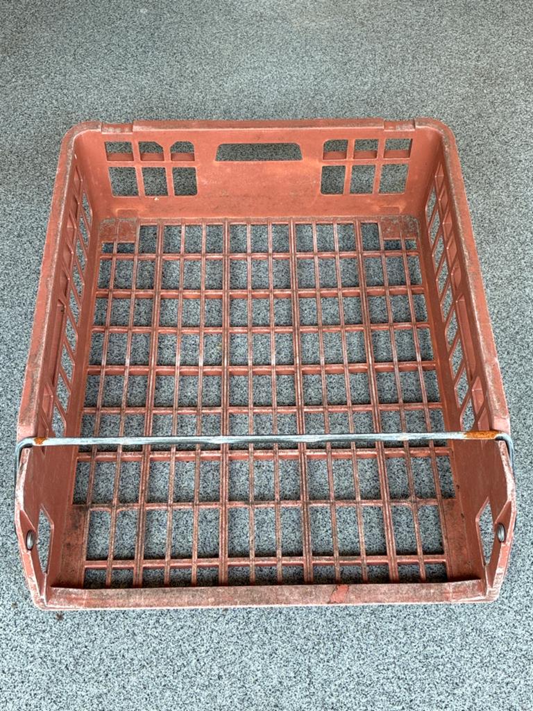 Gebruikte bruine (brood) krat met metalen handvat 3 stuks, Ophalen, 40 tot 60 cm, 50 tot 75 cm, Minder dan 35 cm