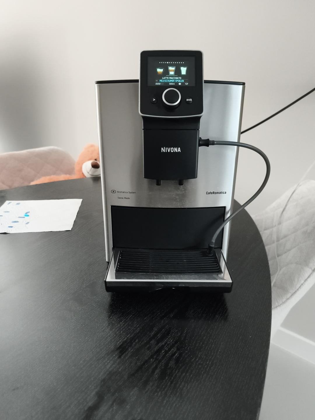 Nivona CafeRomatica volautomatische espressomachine, Espresso apparaat, 10 kopjes of meer, Zo goed als nieuw, Koffiebonen