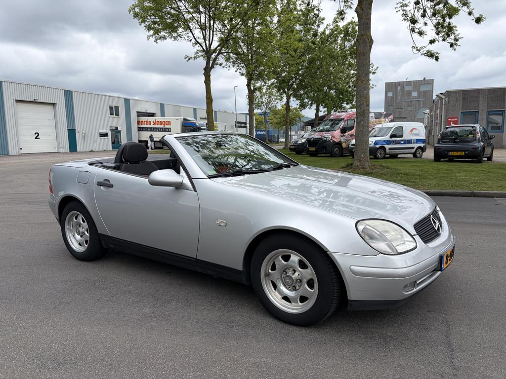 Mercedes-Benz SLK 200 Kompressor Automaat 165 PK. Mooie auto, Auto's, Oldtimers, Automaat, 1998 cc, Cabriolet, 2 stoelen