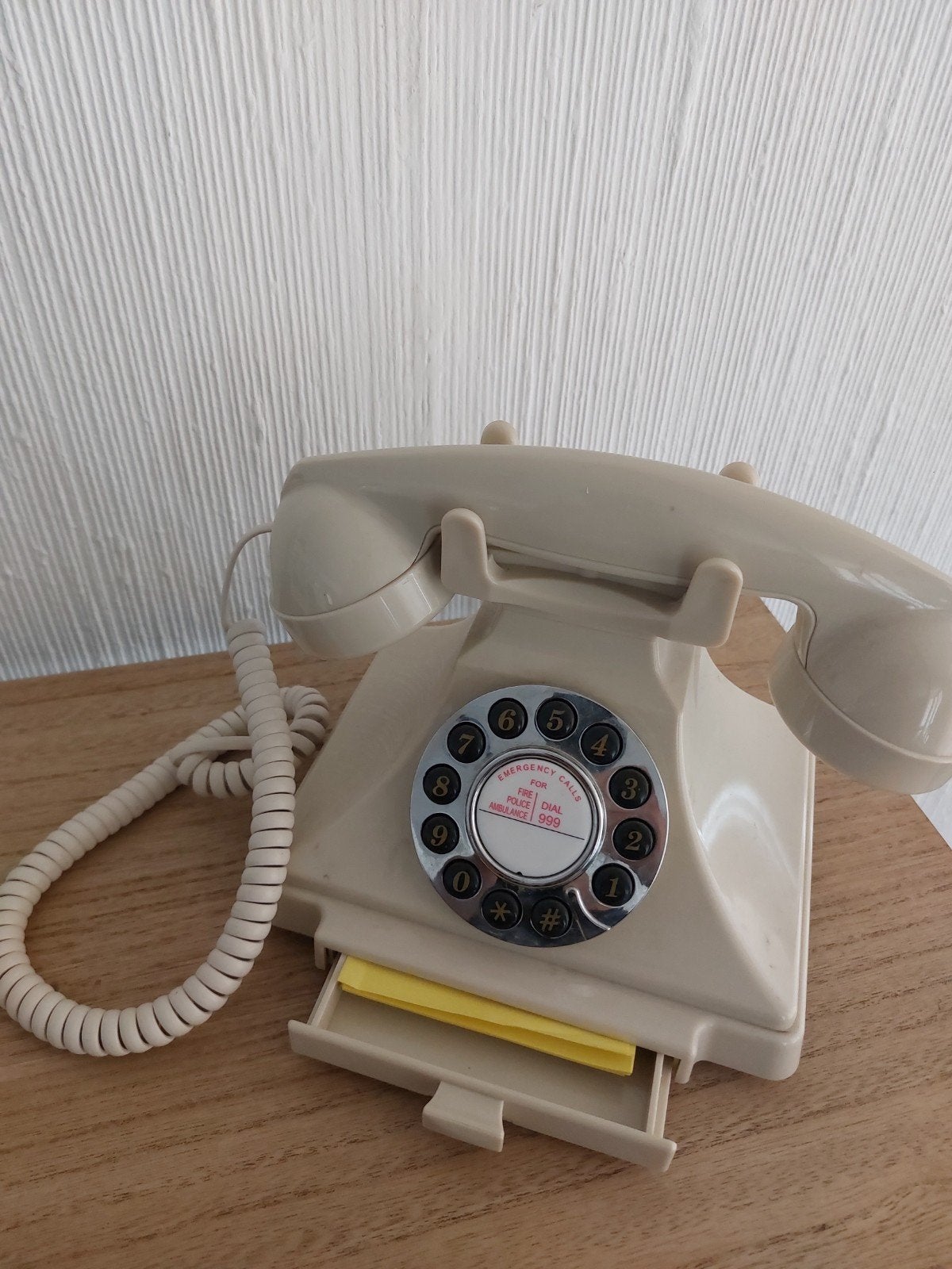 Vintage Telefoon Carrington Push Button Ivory, Ophalen, Zo goed als nieuw, Met draaischijf