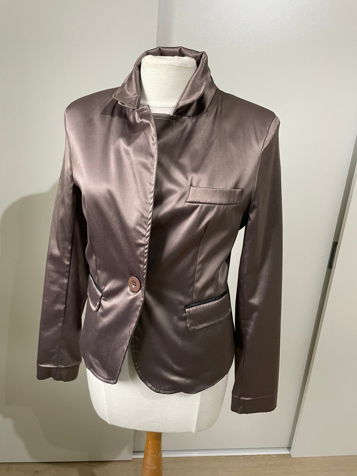 Perla Nera blazer satijn glans chique M zie omschrijving, Ophalen of Verzenden, Zo goed als nieuw, Maat 38/40 (M)