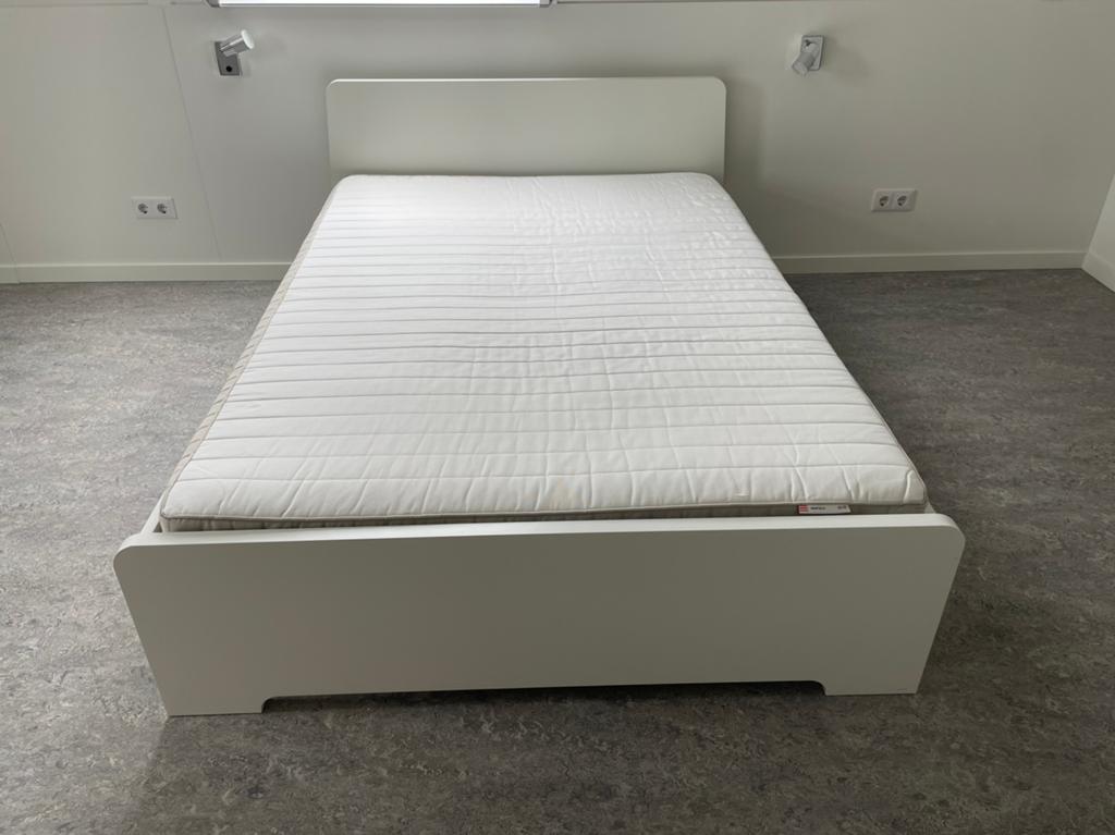 IKEA Askvoll bed 140x200 cm incl matras & lattenbodems, Huis en Inrichting, Slaapkamer | Bedden, Ophalen, Wit, Tweepersoons, 140 cm