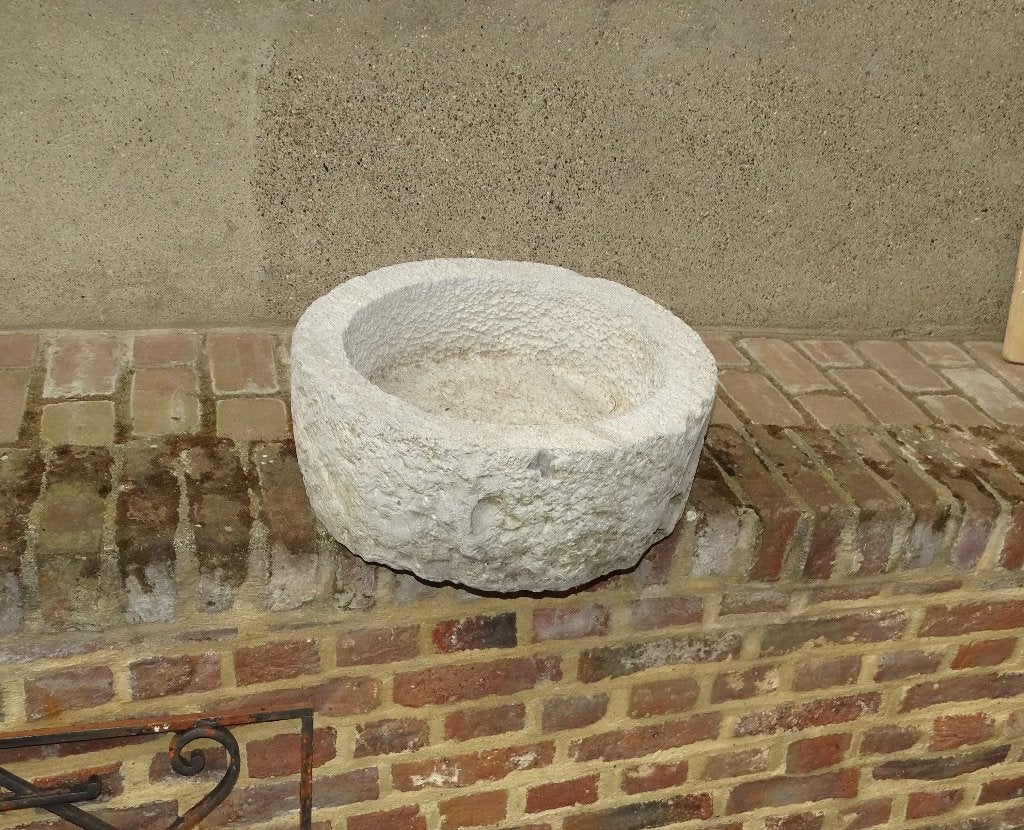 oude ronde arduinen trog drinkbak, Ophalen
