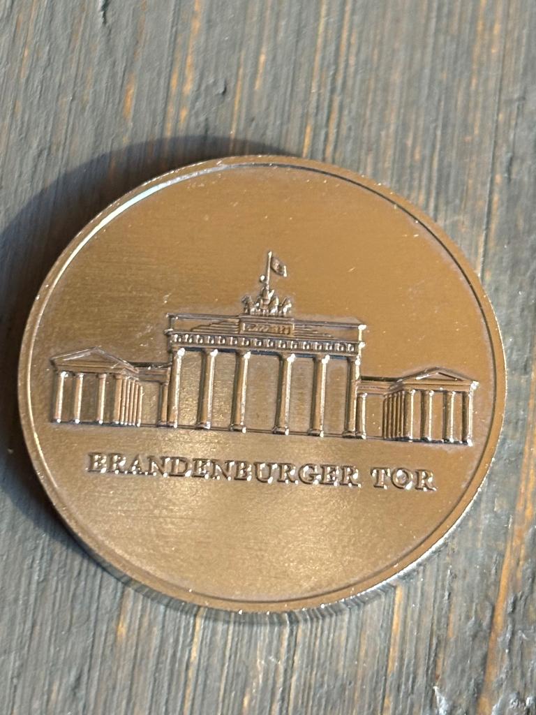 Grote munt Brandenburger Tor Berlin, Postzegels en Munten, Ophalen of Verzenden, Overige materialen, Buitenland