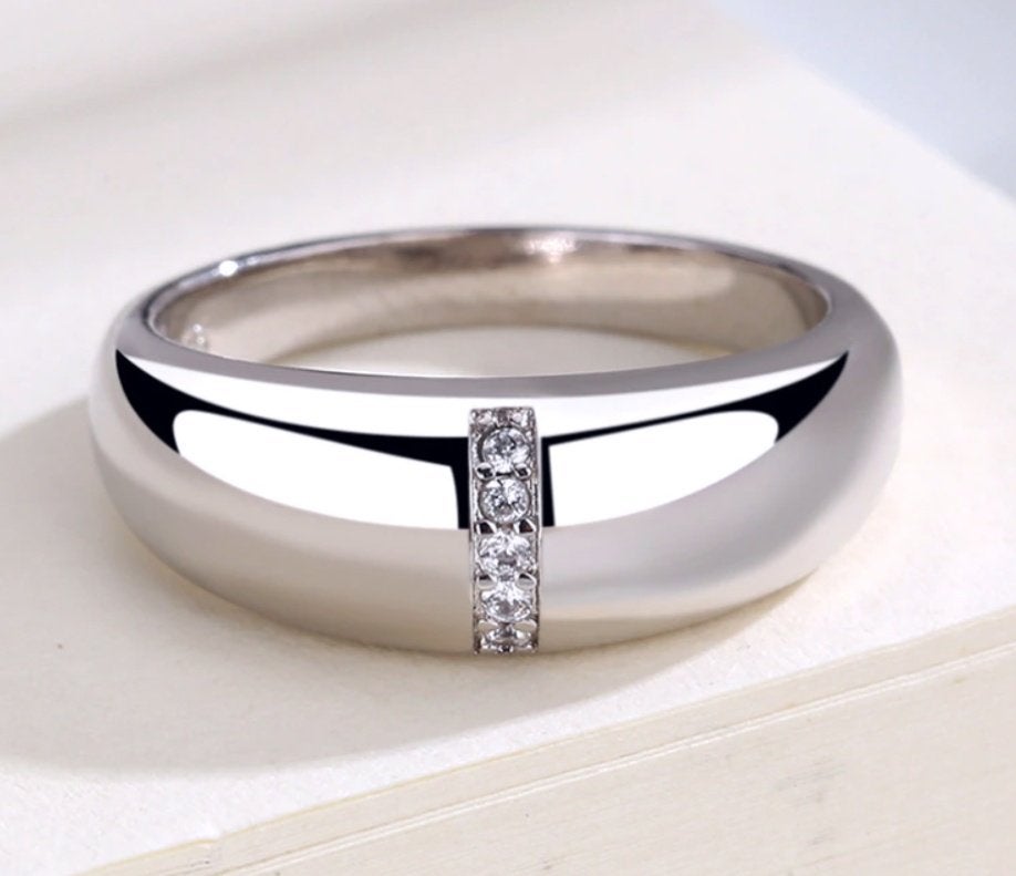 Elegante 18K witgoudverguld ring met rij zirkonen, Sieraden, Tassen en Uiterlijk, Overige materialen, Nieuw, Ophalen of Verzenden
