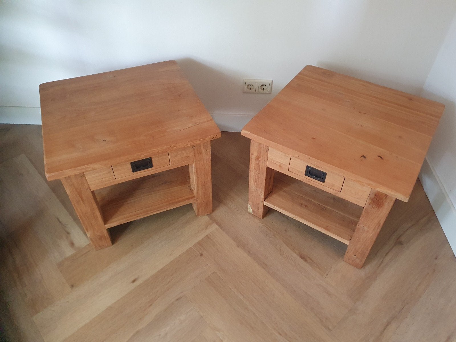 Set v. 2 teak side tables/bijzettafels, prijs is voor de set, Gebruikt, Landelijk, Robuust, Vierkant, 55 tot 75 cm