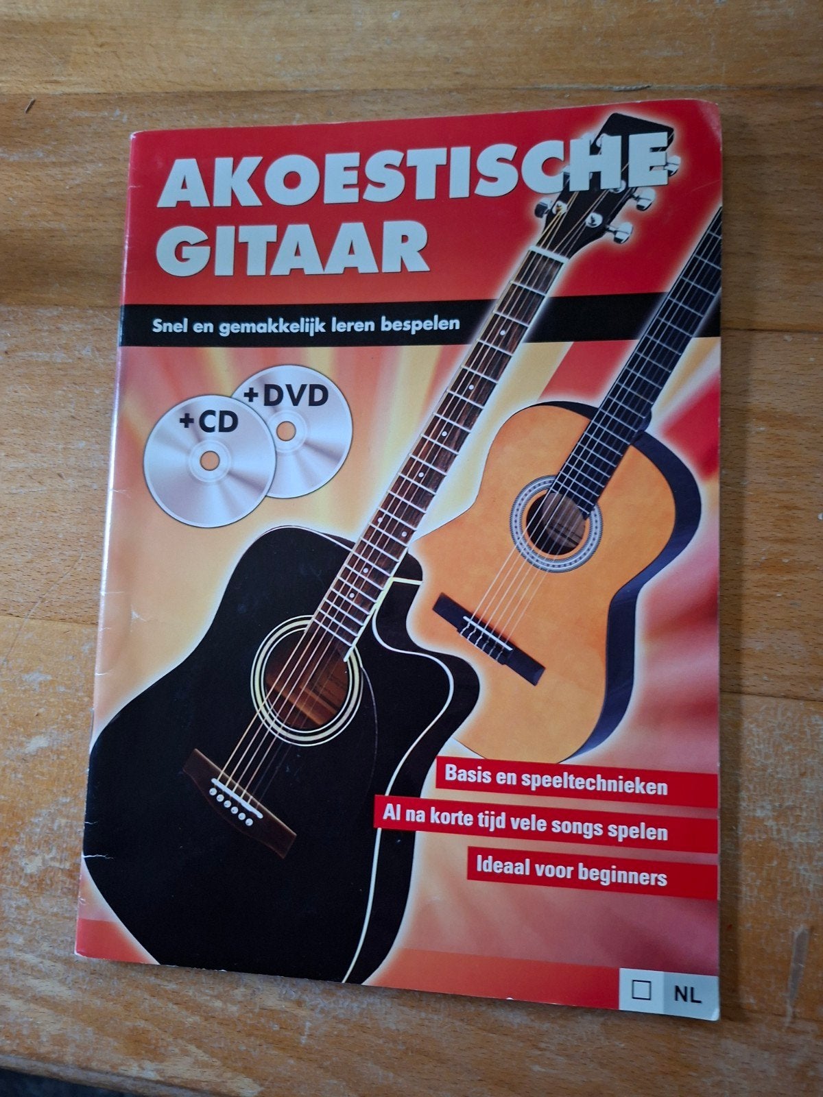 Bladmuziek Akoestische Gitaar met DVD en CD, Ophalen of Verzenden, Zo goed als nieuw, Les of Cursus, Gitaar