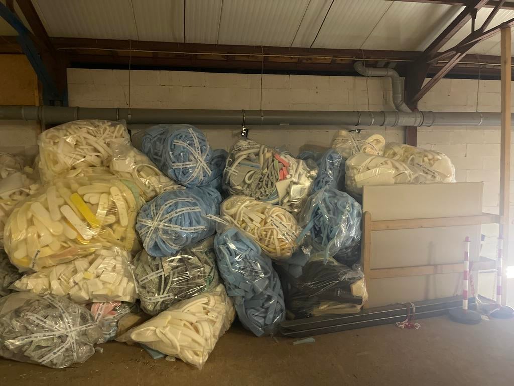 Restschuim Polyether Wit, Blauw & Press  - Diverse Zakken, Ophalen, Gebruikt