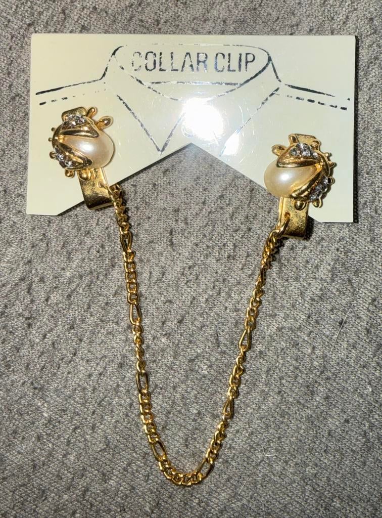 Vintage dollar clip / blouseclip met parel-look details, Ophalen of Verzenden, Zo goed als nieuw