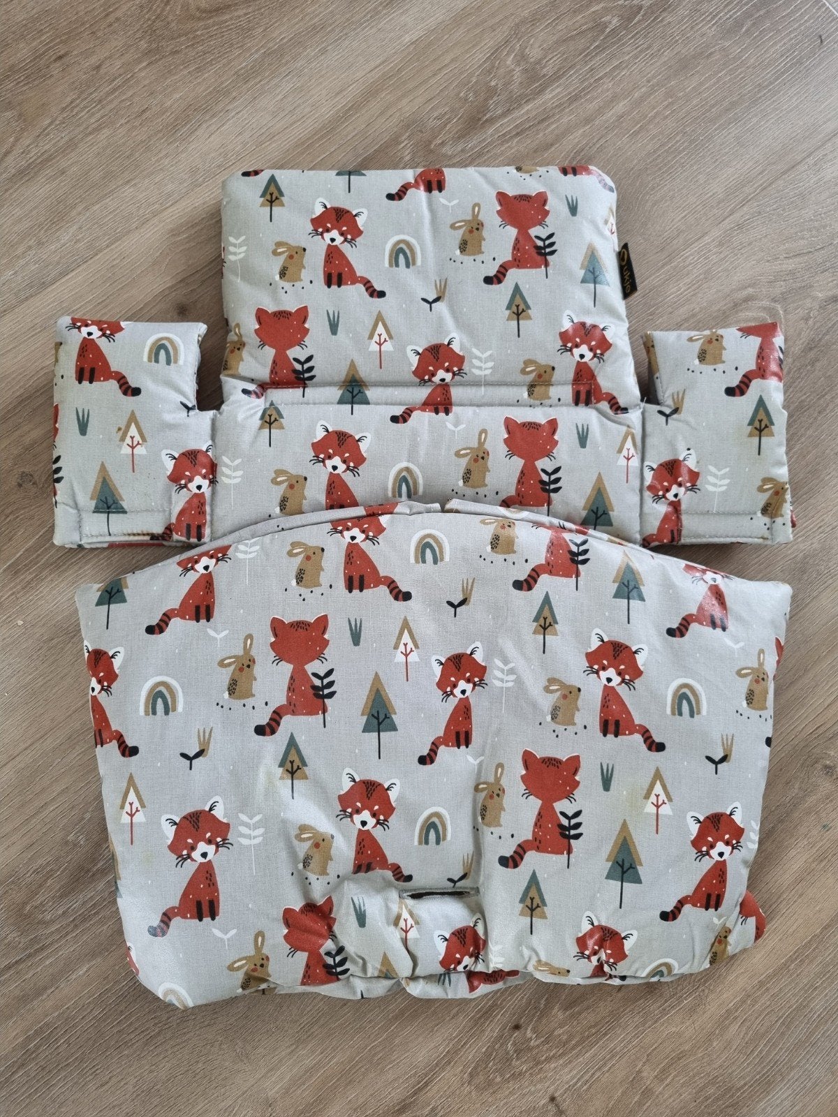 Ukje Stokke stoelverkleiner met bosdieren print, Ophalen of Verzenden, Zo goed als nieuw, Overige typen, Stoelverkleiner