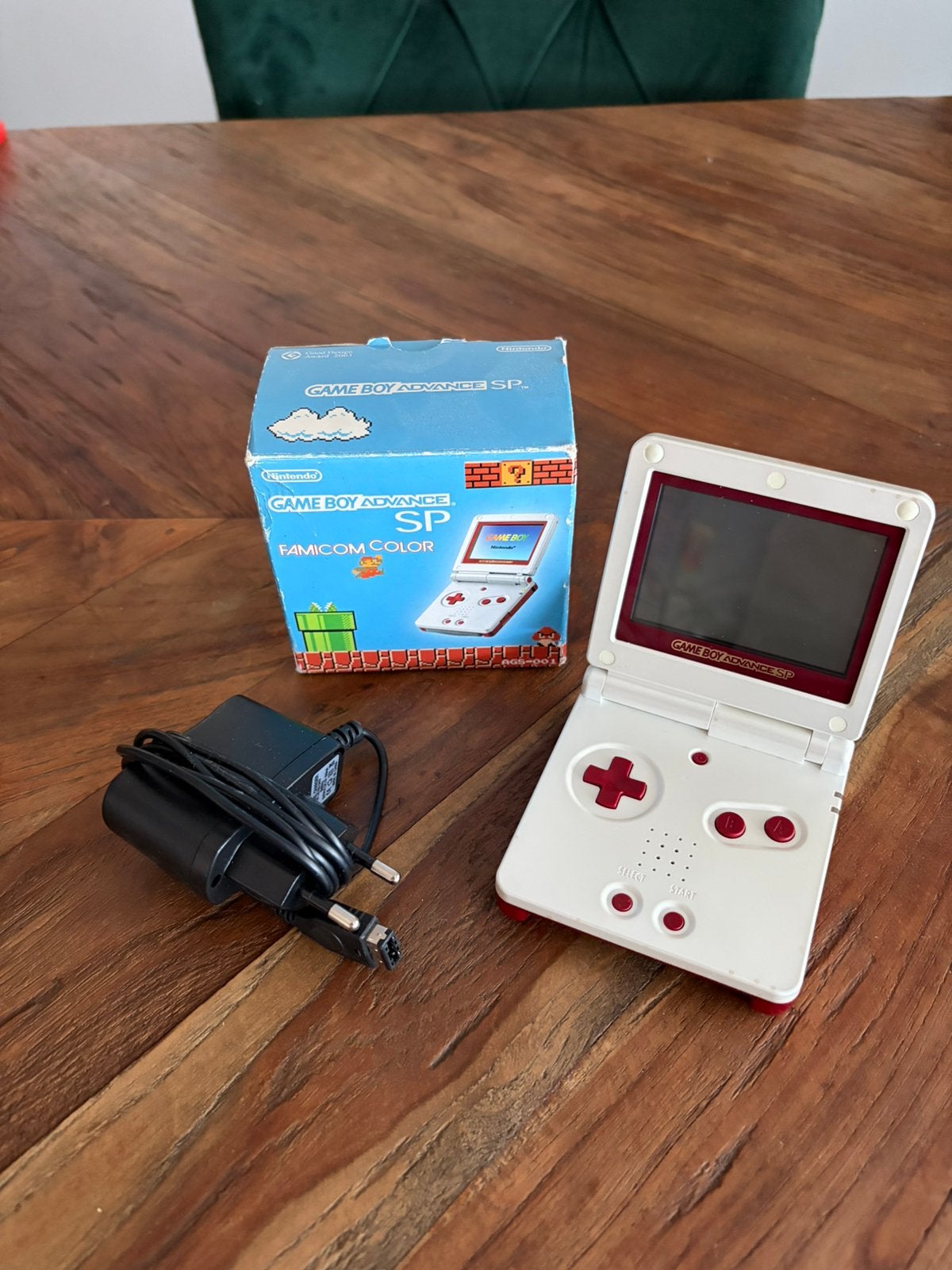Gameboy Advance SP - Famicom Edition, Ophalen of Verzenden, Gebruikt, Game Boy Advance SP