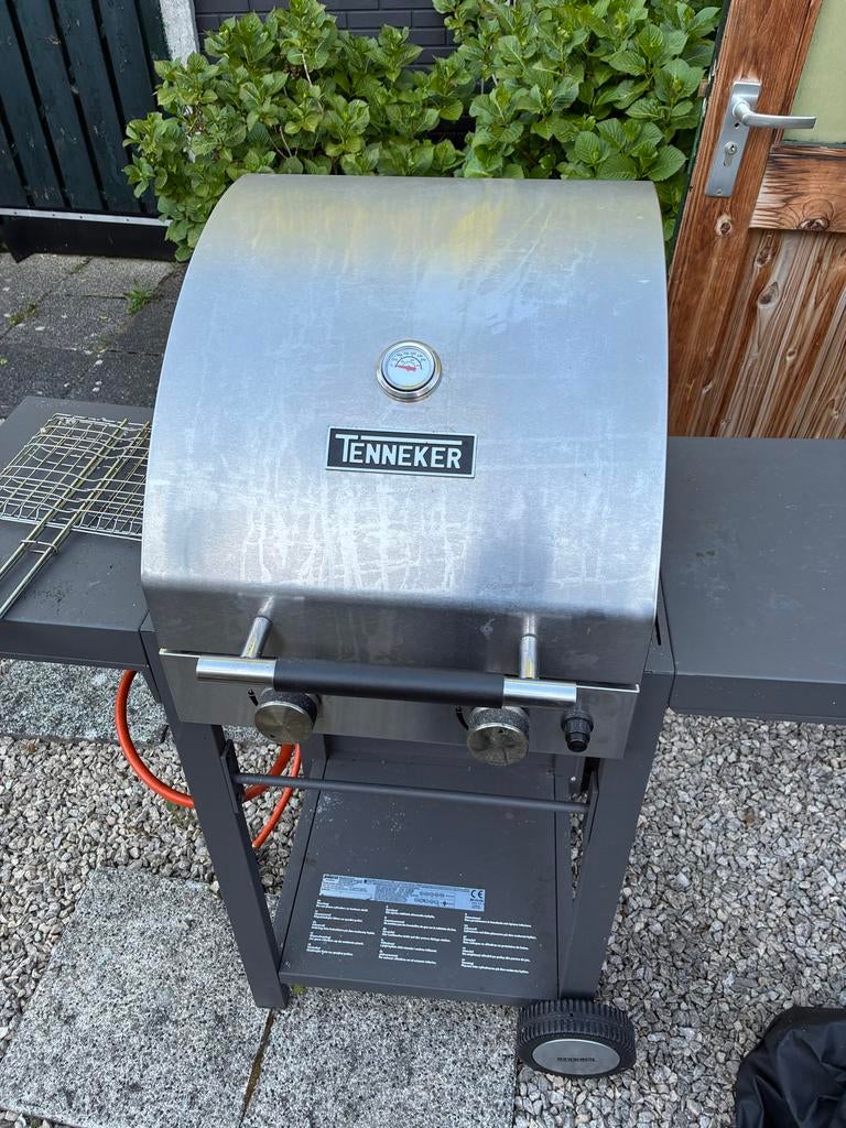 Tenneker rvs  barbecue op gas  incl hoes en toebehoren, Ophalen, Gebruikt
