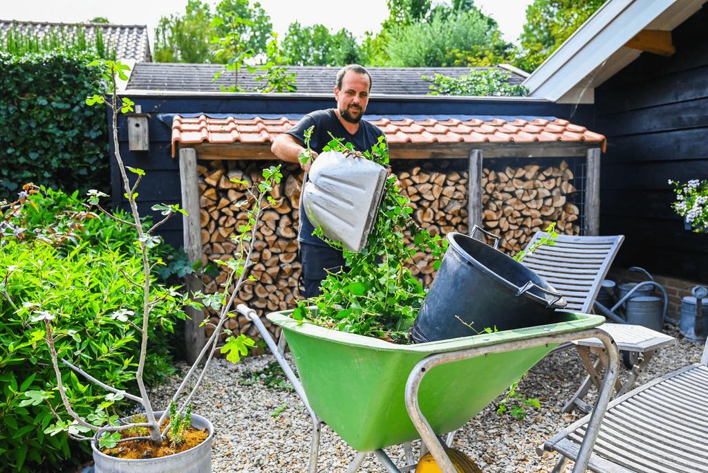 Opzoek Naar zz”p/Hoveniers Tuinman (Vast werk), Diensten en Vakmensen, Tuinmannen en Stratenmakers, Garantie, Tuinonderhoud of Snoeiwerk