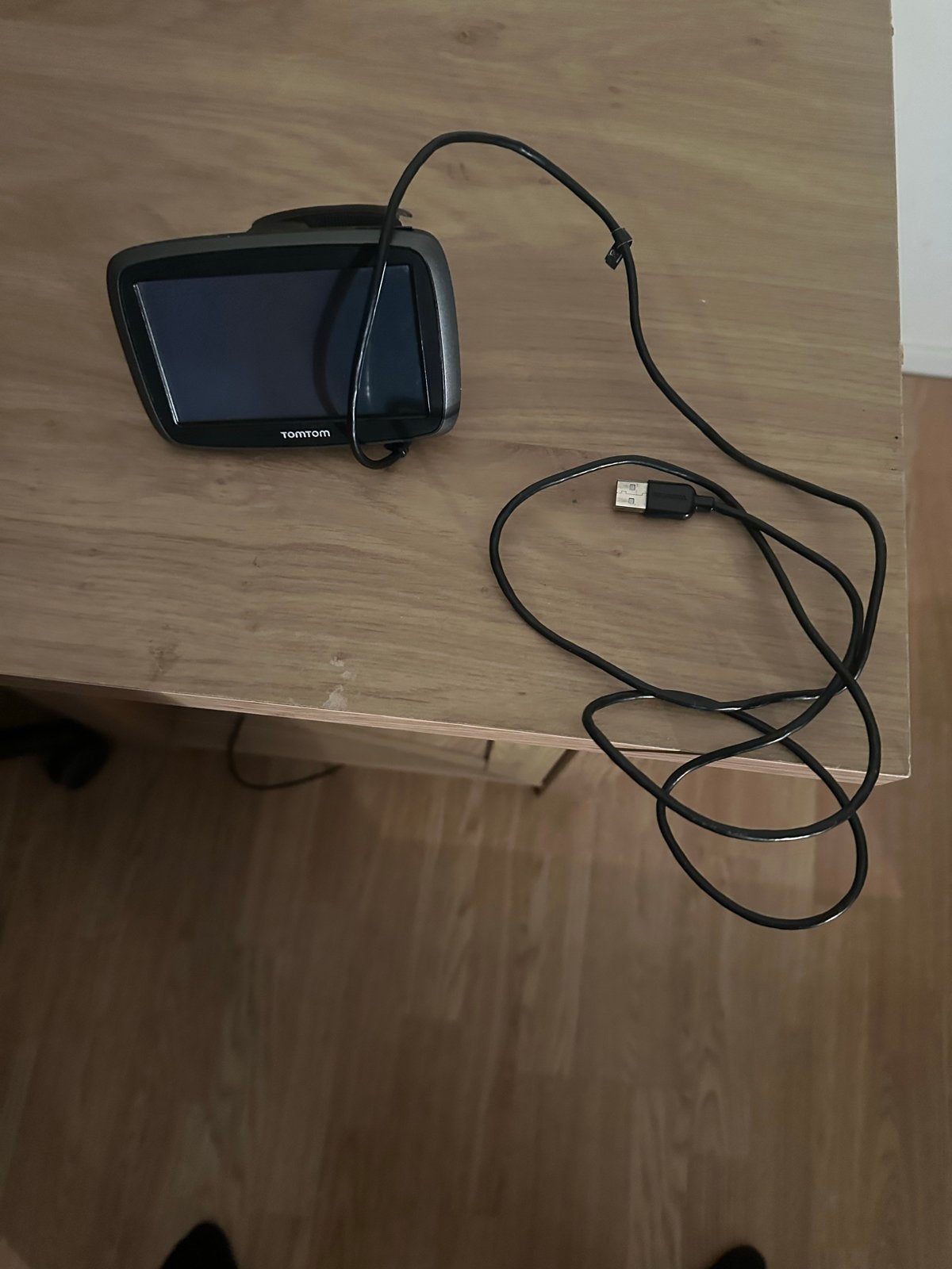 TomTom navigatiesysteem met houder en USB-kabel, Auto diversen, Ophalen of Verzenden, Zo goed als nieuw