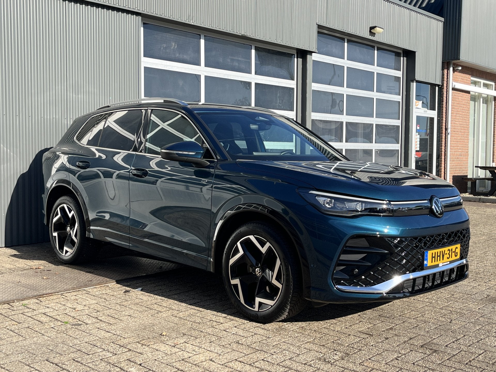 Volkswagen Tiguan 2.0 TDI R-Line Stoelverwarming Massage App, Auto's, Automatische klimaatregeling, Stof, Gebruikt, Blauw