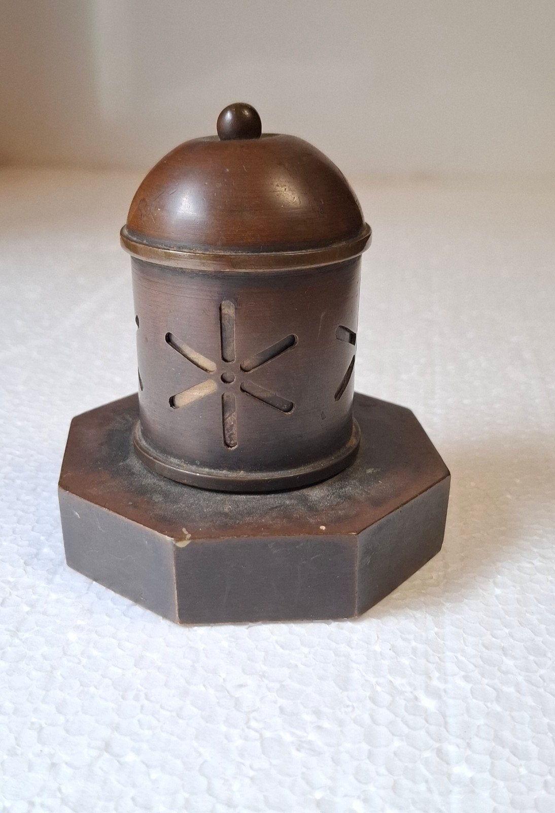 Antieke bronzen wierook houder met geperforeerde houder, Antiek en Kunst, Ophalen of Verzenden, Brons