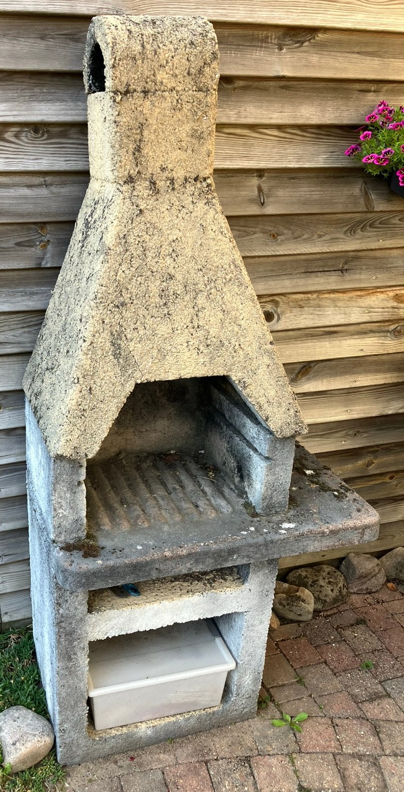 Gratis betonnen bbq, Ophalen, Gebruikt