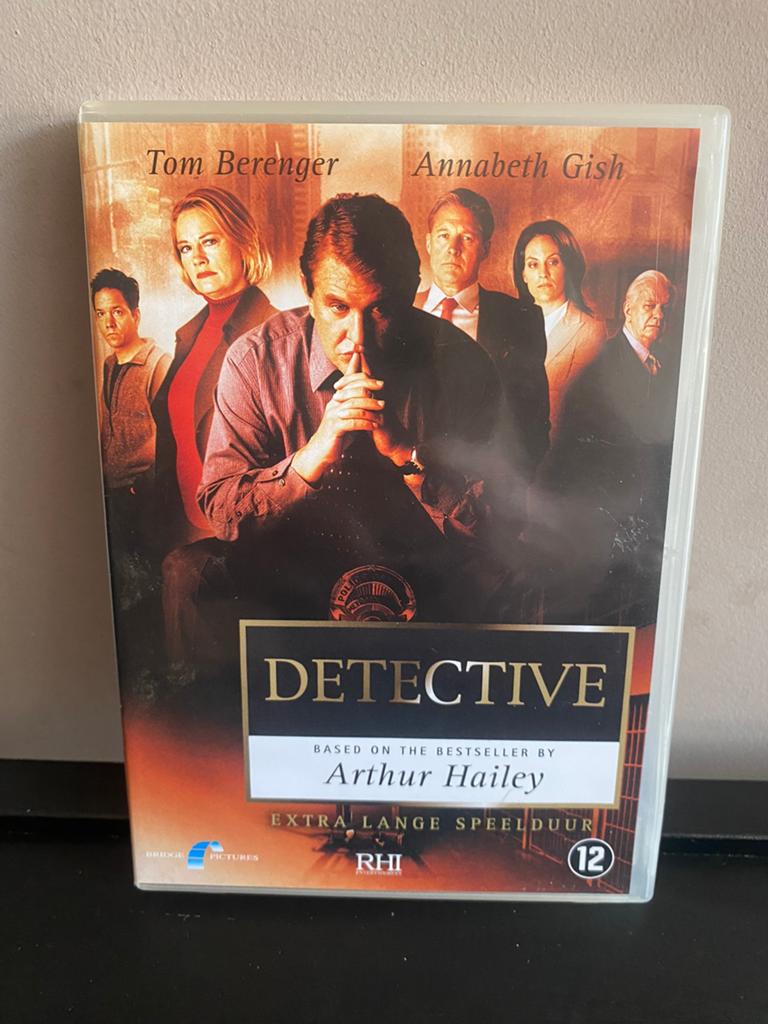 Detective, Vanaf 16 jaar, Ophalen of Verzenden, Zo goed als nieuw
