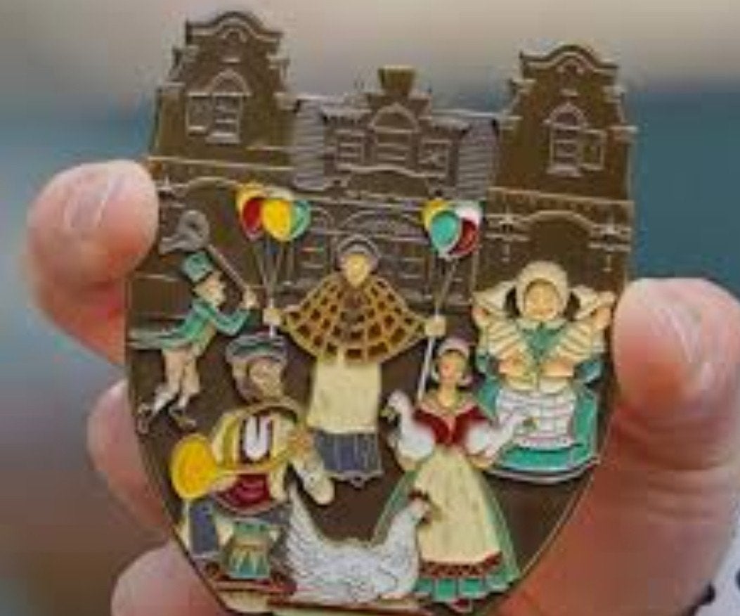 Jumbo pin efteling gevraagd, Ophalen of Verzenden, Button of Speldje