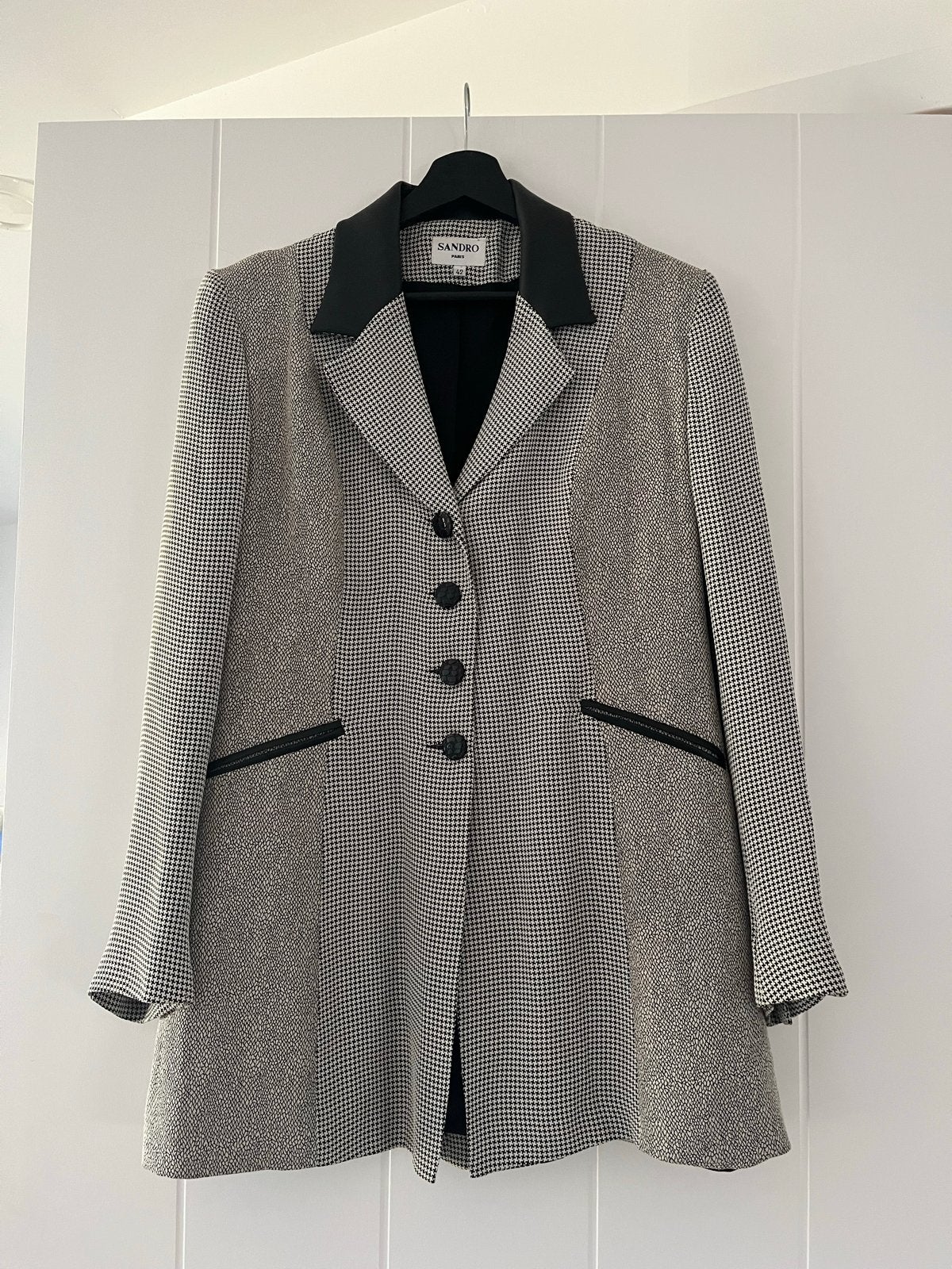 Sandro Parijs lange blazer pied de poule - Nieuwstaat, Ophalen of Verzenden, Nieuw, Maat 42/44 (L), Meerkleurig