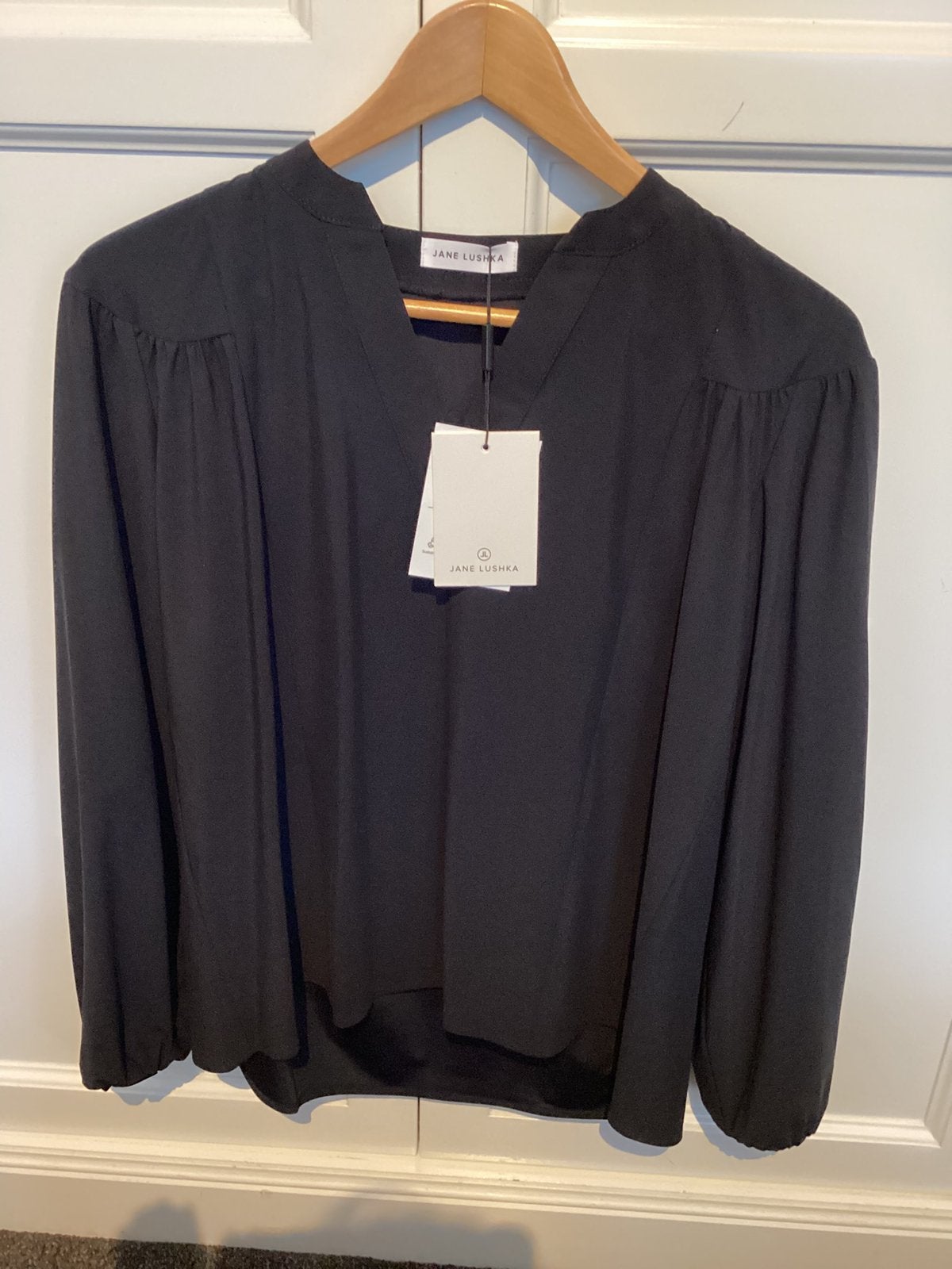 Jane Lushka Zwarte travelstof blouse maat s nieuw, Kleding | Dames, Ophalen of Verzenden, Zo goed als nieuw, Maat 36 (S), Zwart