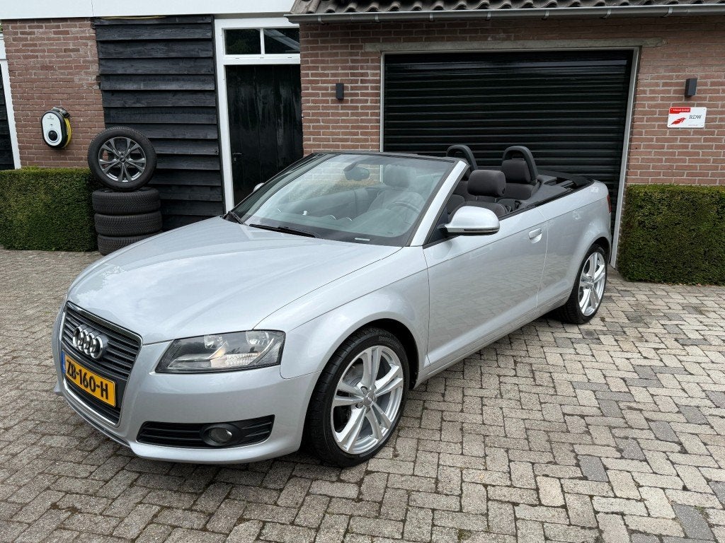 Audi CABRIOLET Clima Stoelverwarming 18, Voorwielaandrijving, Gebruikt, 4 cilinders, Cabriolet
