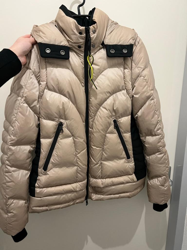 Vrijwel nieuw designer jas Creenstone dons kort beige 36 S, Ophalen of Verzenden, Zo goed als nieuw, Maat 36 (S), Beige