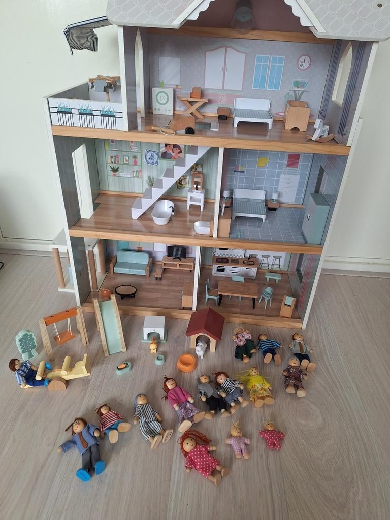 Zeer mooi poppenhuis met veel accessoires en poppen, Ophalen, Zo goed als nieuw, Poppenhuis