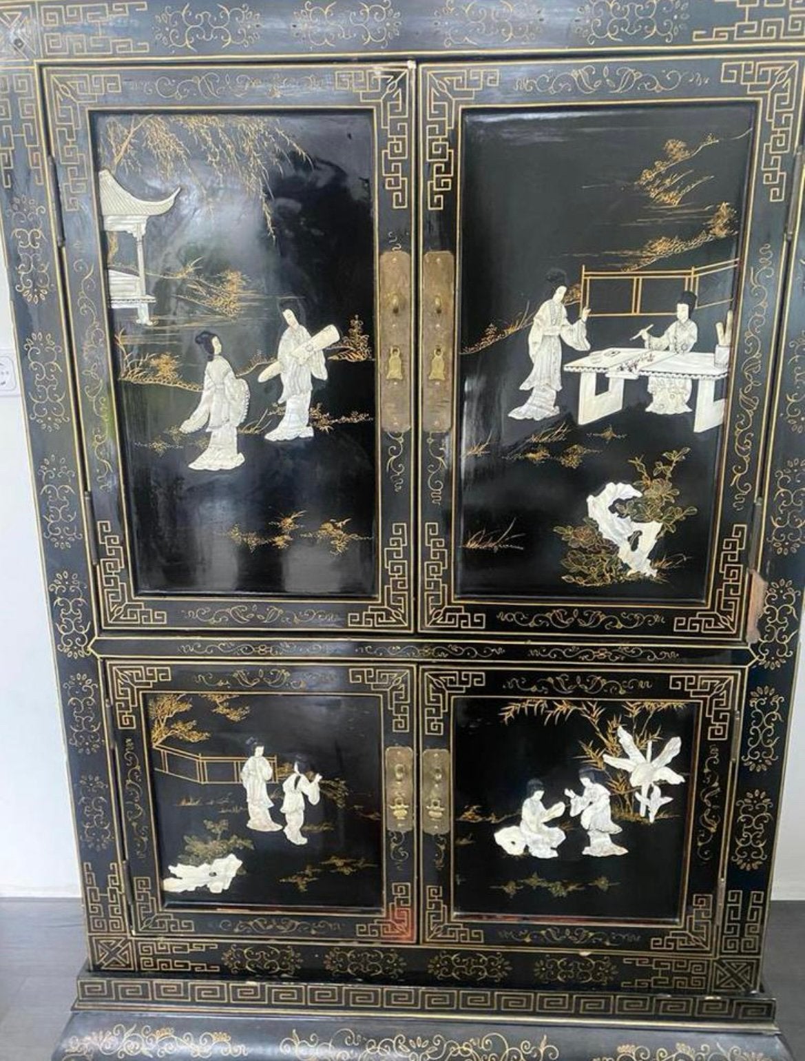 Te koop schitterende chinese kast, Ophalen