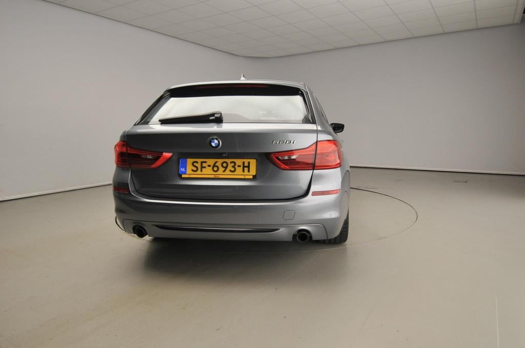 BMW 5 Serie Touring 520i Sportline / Leder / Panoramadak / H, Automaat, 1998 cc, Gebruikt, 4 cilinders