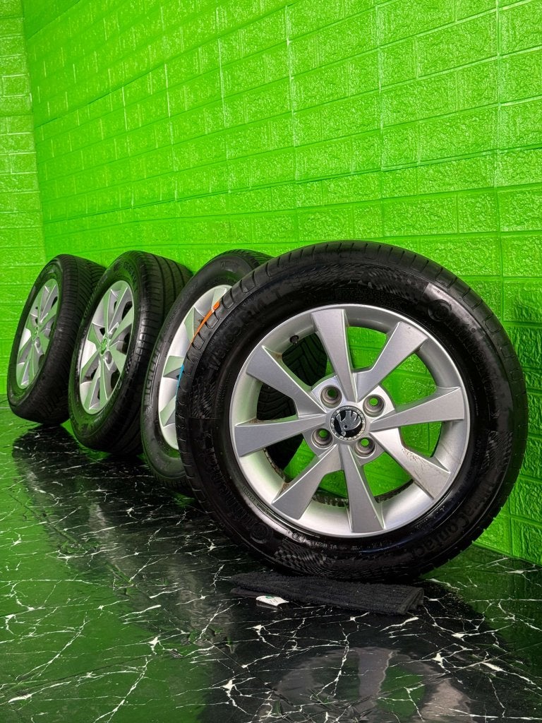 Originele Skoda Citigo velgen 14" 4x100 zomerset up mii 6mm, Auto-onderdelen, Banden en Velgen, Niet ingevuld, 14 inch, Gebruikt
