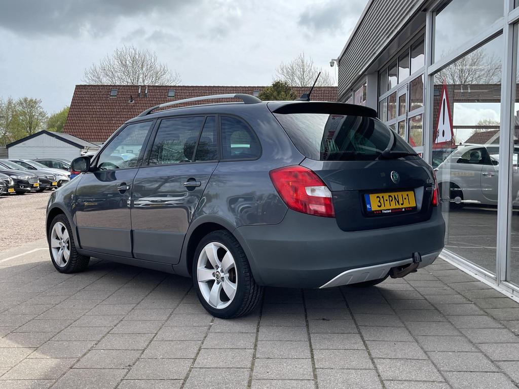 Skoda Fabia Combi 1.2 TSI Scout /Cruise/Navi/Trekhaak/Onderh, Auto's, Skoda, Voorwielaandrijving, Euro 5, 4 cilinders, Met garantie (alle)