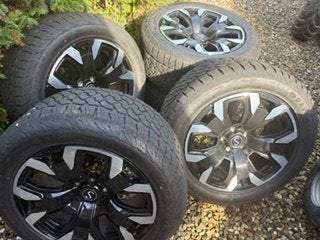 mooi set velgen en banden voor Land Rover Defender, Ophalen, Gebruikt, 285 mm, Banden en Velgen