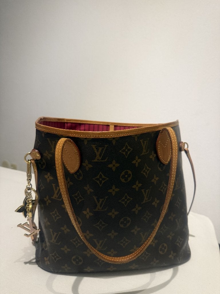 Louis Vuitton Neverfull MM Monogram + Pochette & Bag Charm, Sieraden, Tassen en Uiterlijk, Ophalen, Zo goed als nieuw, Overige kleuren