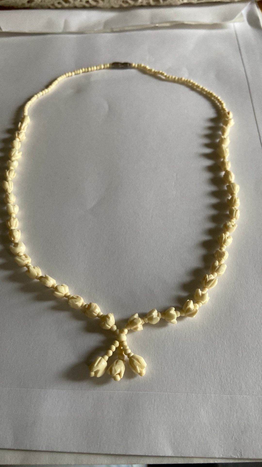 Ketting soort been handwerk 54 cm lang, Sieraden, Tassen en Uiterlijk, Antieke sieraden, Ophalen of Verzenden, Overige materialen