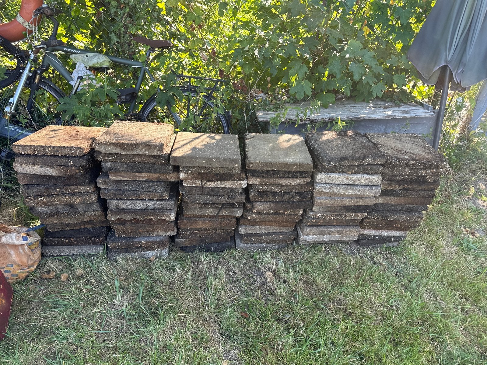 Gebruikte terrastegels van beton, Doe-het-zelf en Verbouw, Tegels, Ophalen, Gebruikt