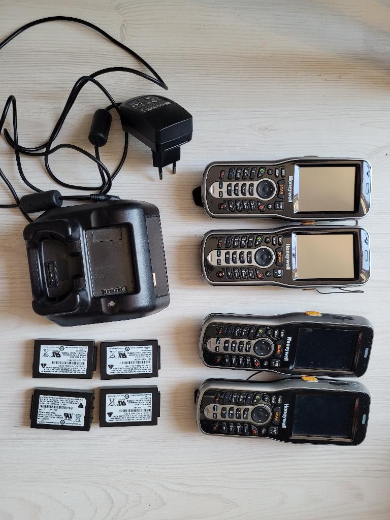 Honeywell Dolphin 6100 Barcode Scanners Set – 4x + Base, Gebruikt, Honeywell, Windows, Mobiele scanner