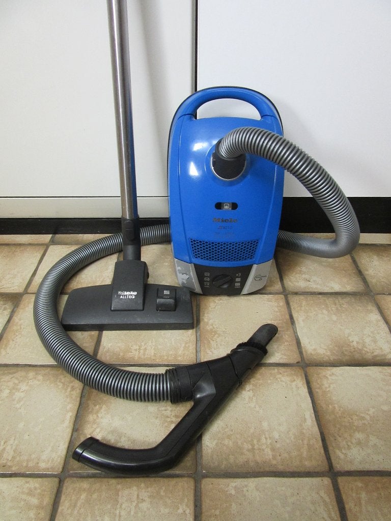 Miele S6210   300----2000 watt, Geschikt voor harde vloeren, Miele, Sledestofzuiger, Ophalen
